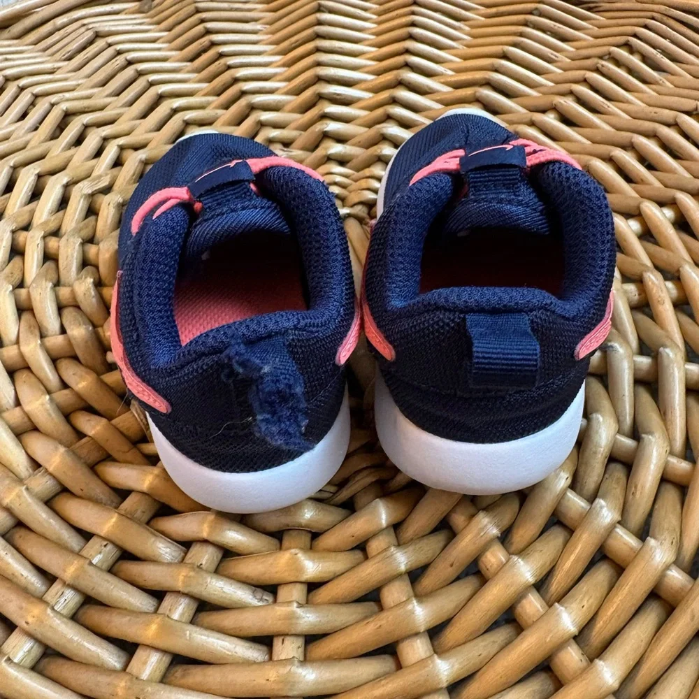 Nike Roshe One Infant Blue Pink Slip On Sneakers Size 4C